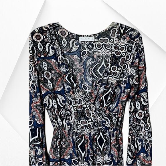 Abercrombie & Fitch ROMPER Womens SZ S Blue Paisley Bell Sleeves Short V-Neck - Picture 5 of 7